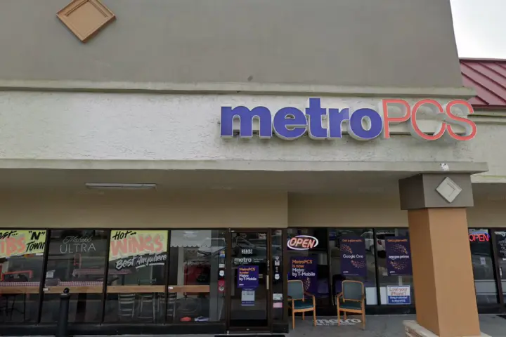 Metro by T-Mobile 3138 53rd Ave E