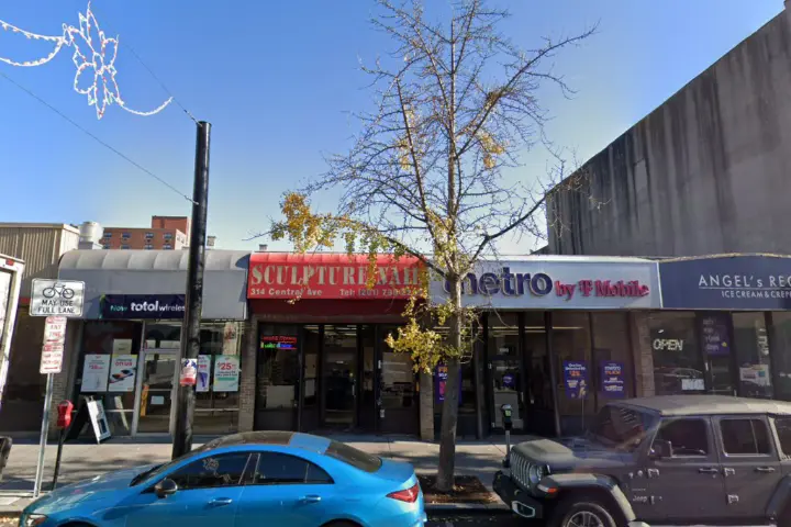 Metro by T-Mobile 314 Central Ave