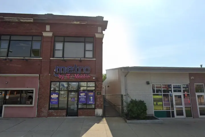 Metro by T-Mobile 3161 Bailey Ave