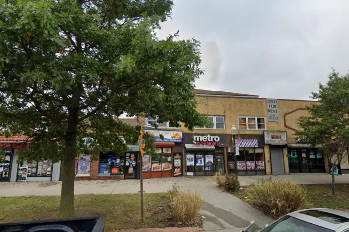 Metro by T-Mobile 34 E Suffolk Ave