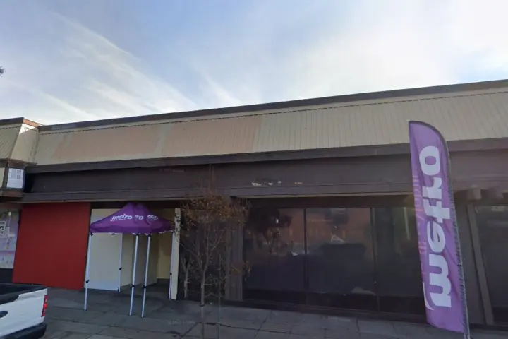 Metro by T-Mobile 3512 Fruitvale Ave