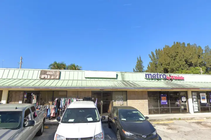 Metro by T-Mobile 3514 Okeechobee Rd