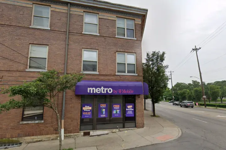 Metro by T-Mobile 3559 Reading Rd,
