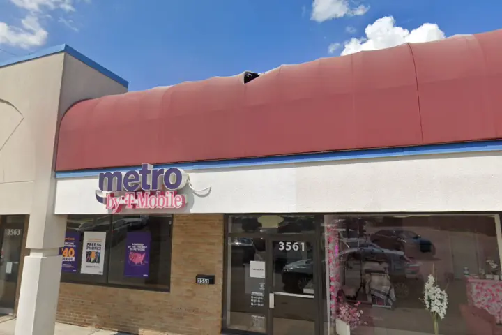 Metro by T-Mobile 3561 Ritz Ctr