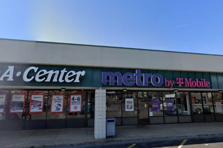Metro by T-Mobile 3633 Hickory Hill Rd