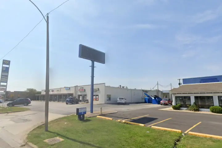 Metro by T-Mobile 3675-B Nameoki Rd