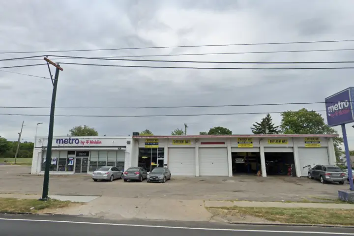 Metro by T-Mobile 3900 N Main St