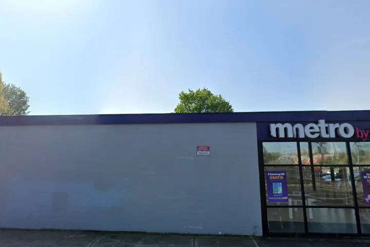 Metro by T-Mobile 404 Auburn Way S