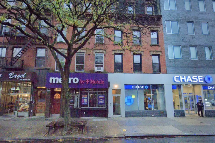 Metro by T-Mobile 408 Myrtle Ave