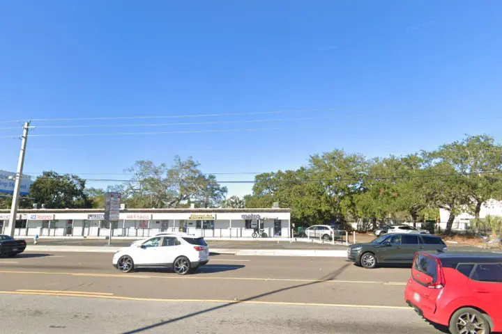 Metro by T-Mobile 4247 Bee Ridge Rd