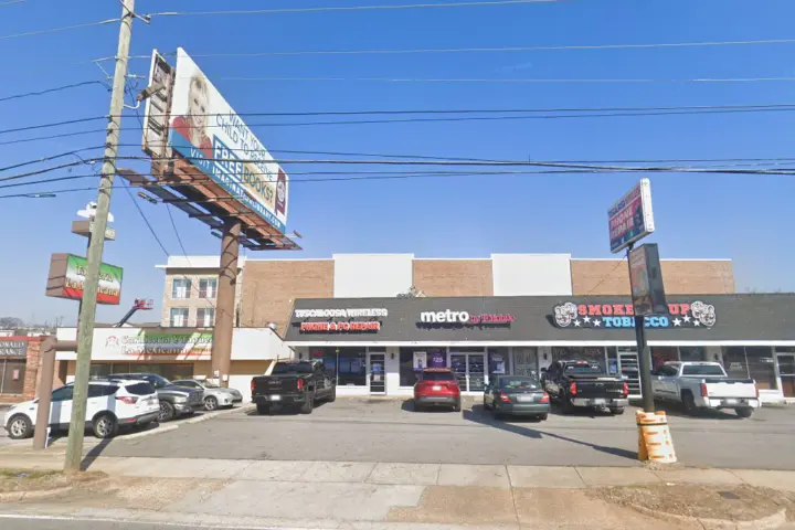 Metro by T-Mobile 426 15th St