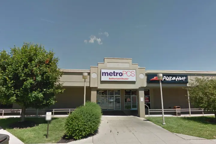 Metro by T-Mobile 4317 W 3rd St