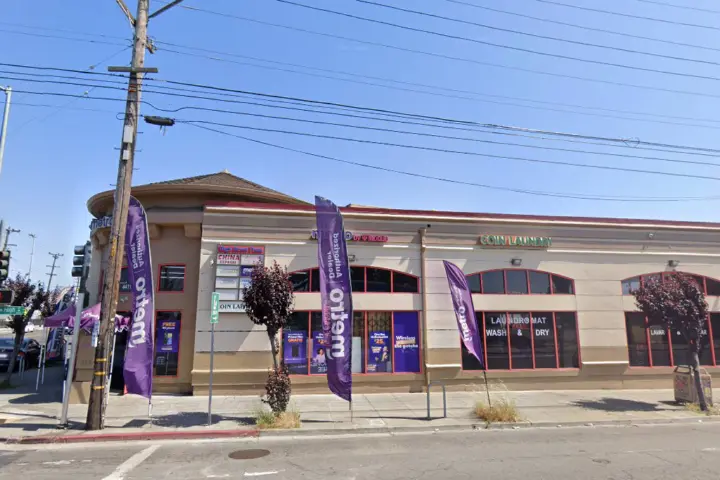 Metro by T-Mobile 4411 Foothill Blvd