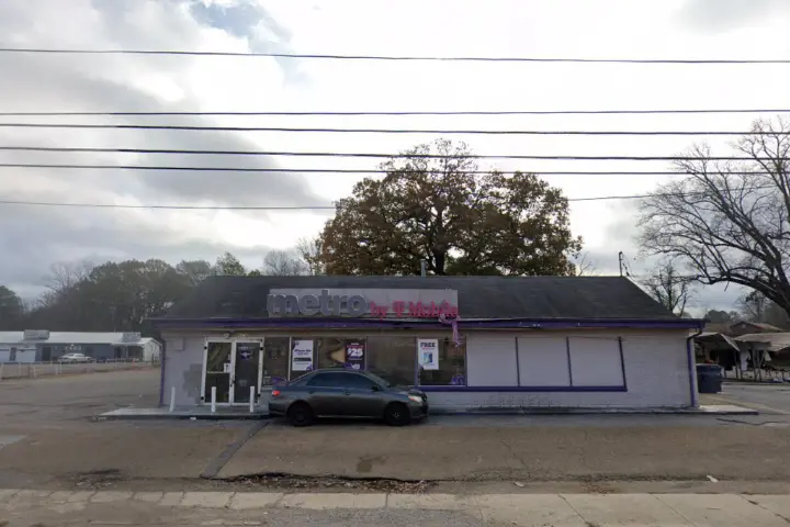 Metro by T-Mobile 4474 S 3rd St