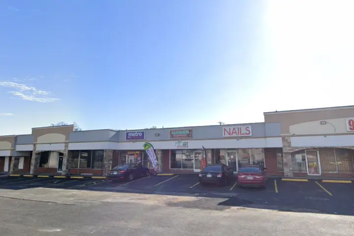 Metro by T-Mobile 4712 E Lancaster Ave