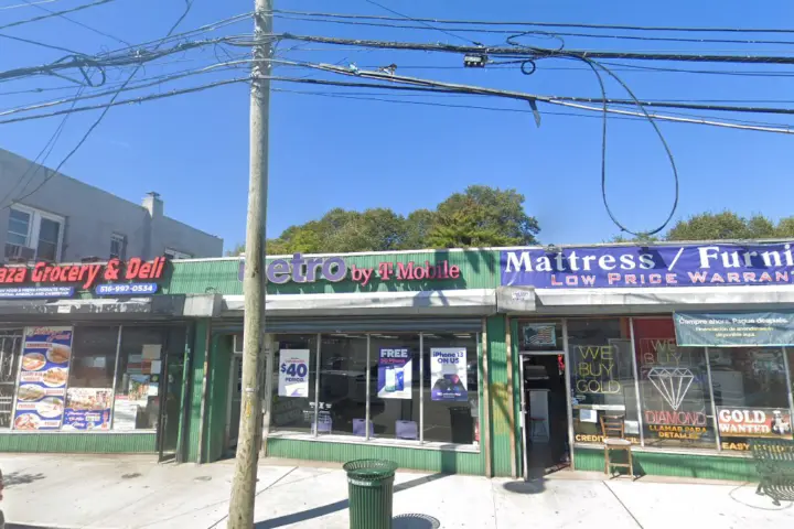 Metro by T-Mobile 477 Maple Ave