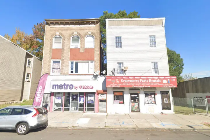 Metro by T-Mobile 494 Springfield Ave