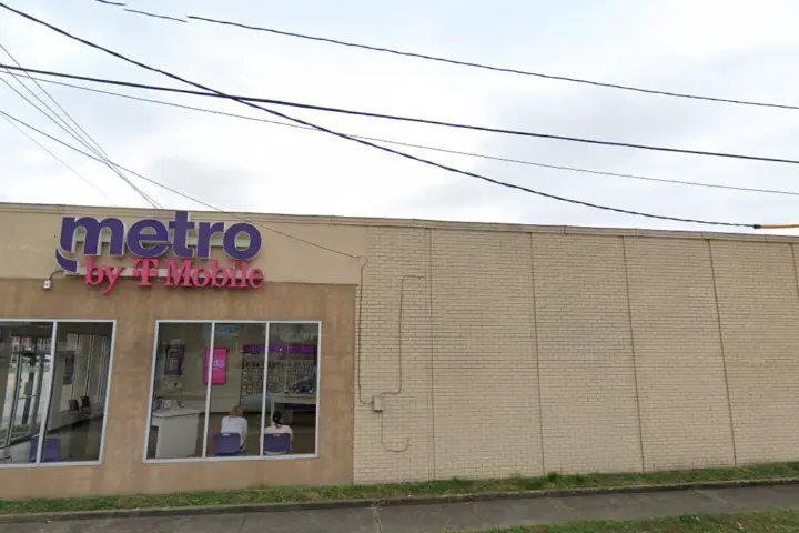 Metro by T-Mobile 5020 Poplar Level Rd