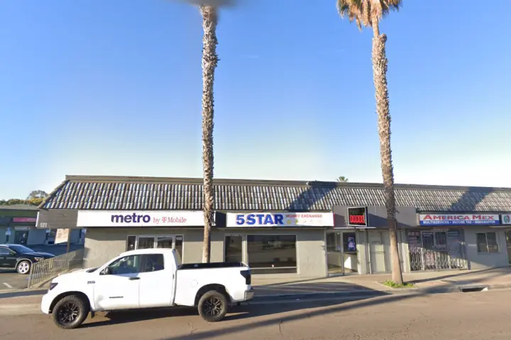Metro by T-Mobile 520 E San Ysidro Blvd