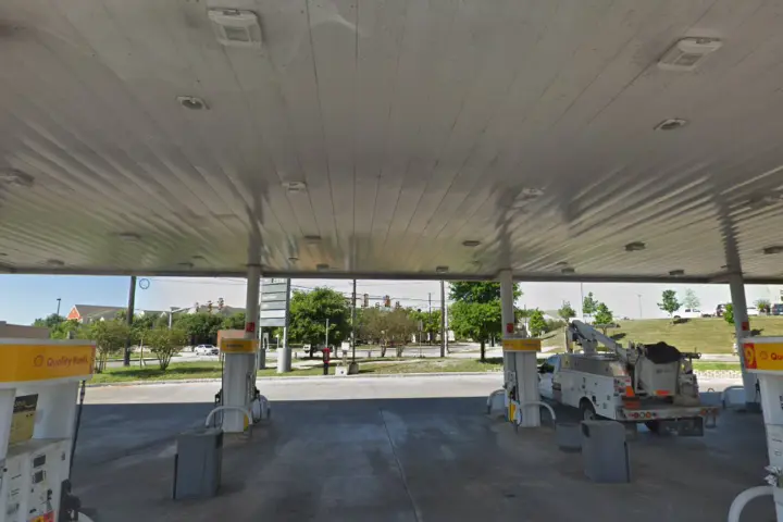 Metro by T-Mobile 5203 Eisenhauer Rd