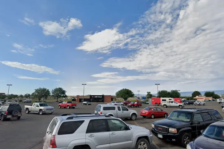 Metro by T-Mobile 569 32 Rd