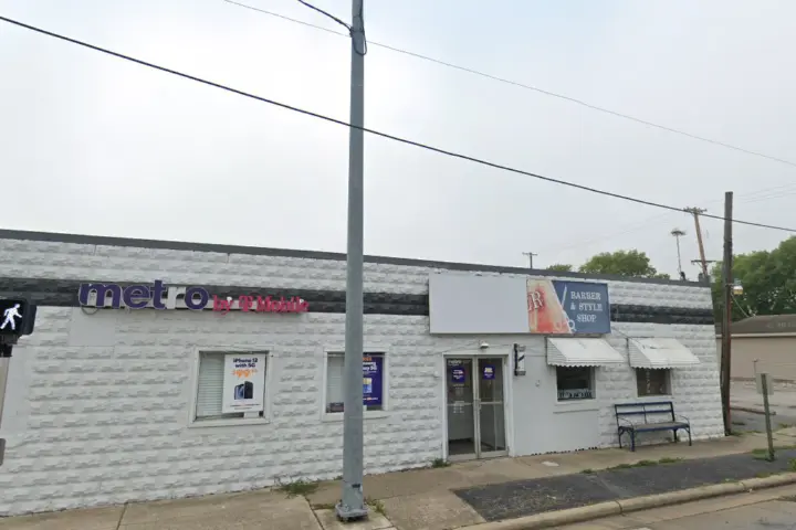 Metro by T-Mobile 602 Clinton Ave
