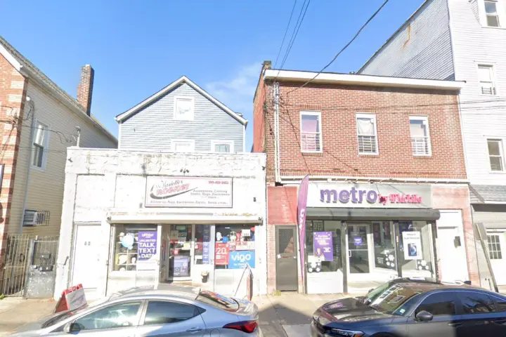 Metro by T-Mobile 62 3RD ST