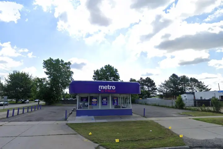 Metro by T-Mobile 6780 Middlebelt Rd