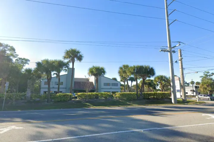 Metro by T-Mobile 698 N Wickham Rd