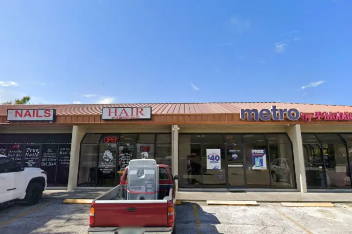 Metro by T-Mobile 7010 Sheldon Rd