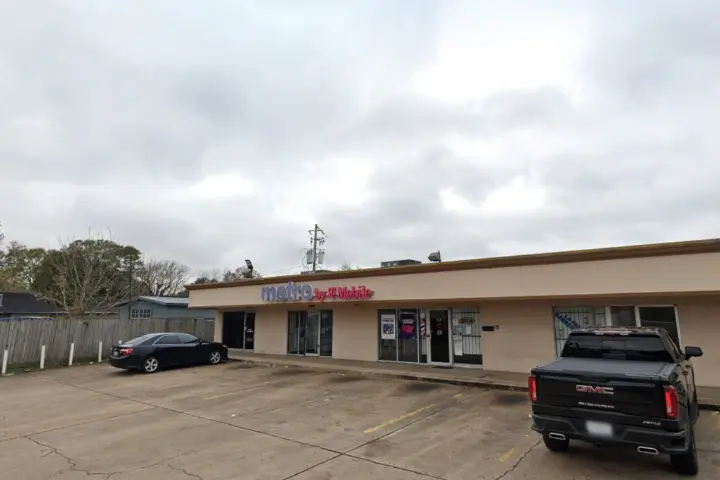 Metro by T-Mobile 7030 Monroe Rd