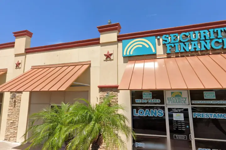 Metro by T-Mobile 730 E Expressway 83