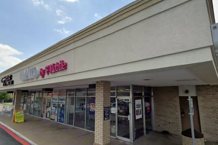 Metro by T-Mobile 8014 Spring Valley Rd