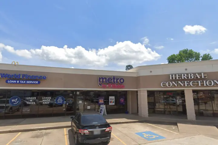 Metro by T-Mobile 903 N Loop 336 W