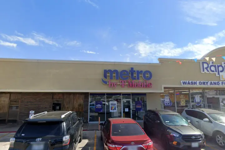 Metro by T-Mobile 98 Lanark Dr