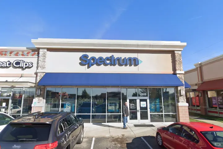 Spectrum - 10810 Parallel Pkwy