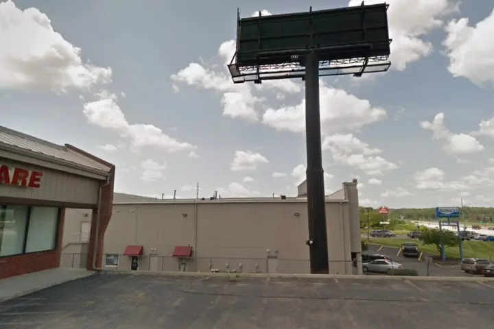 Spectrum - 1212 N Bechtle Ave