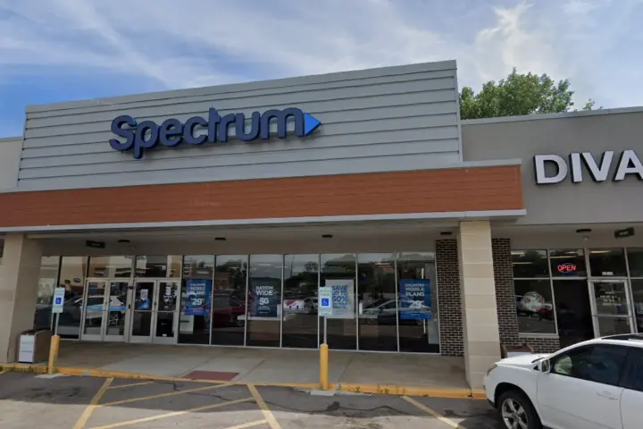 Spectrum - 1311 Monmouth St