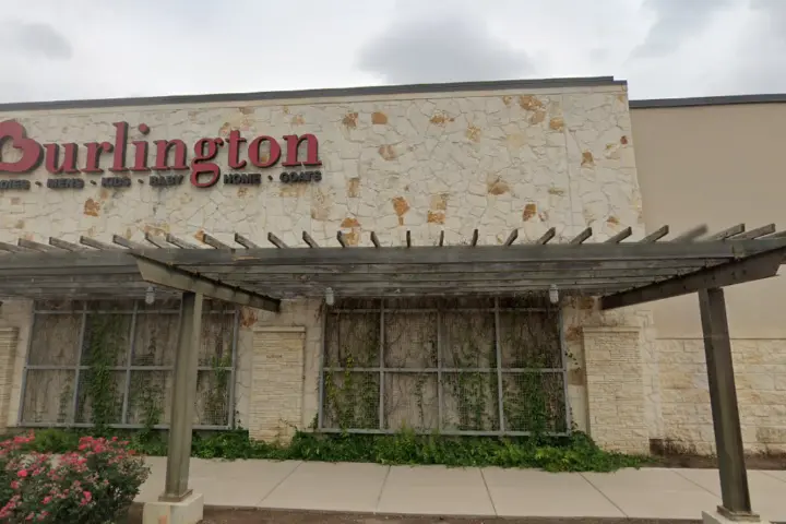 Spectrum - 1335 E Whitestone Blvd