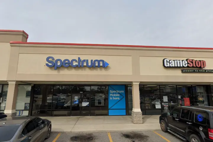 Spectrum - 1340 N Frasier St