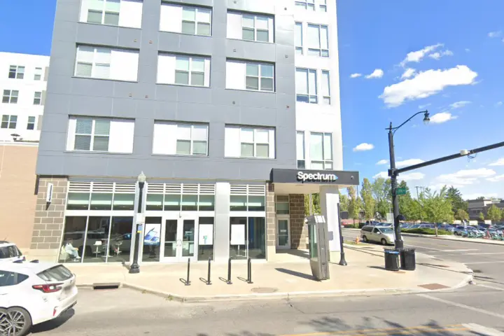 Spectrum - 1376 North High St