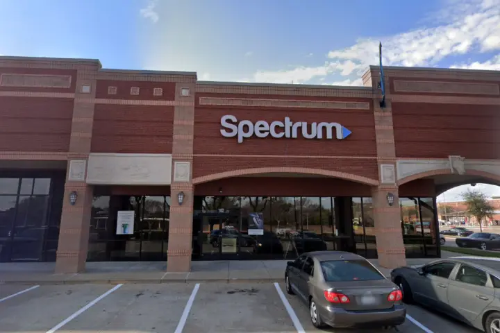 Spectrum - 2100 N Dallas Pkwy