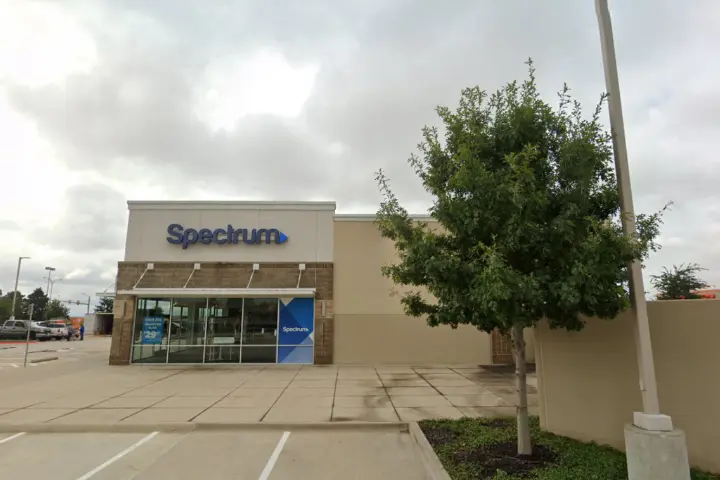 Spectrum - 2217 N Tarrant Pkwy