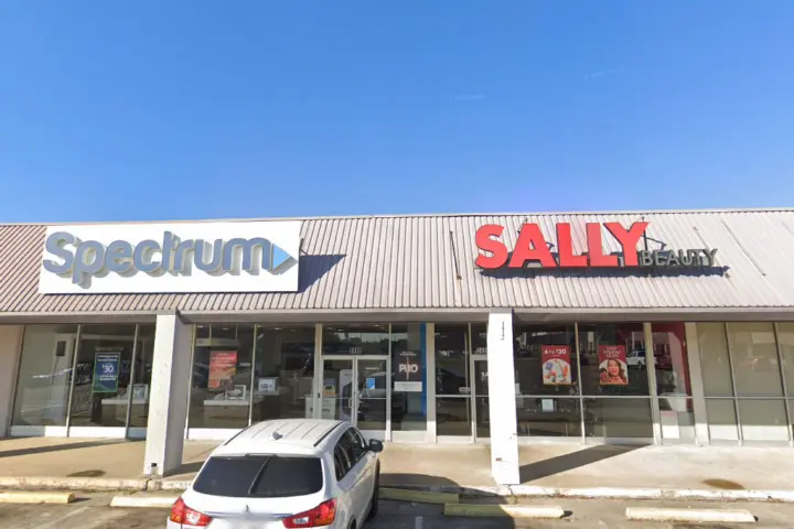 Spectrum - 2432 West Thomas St