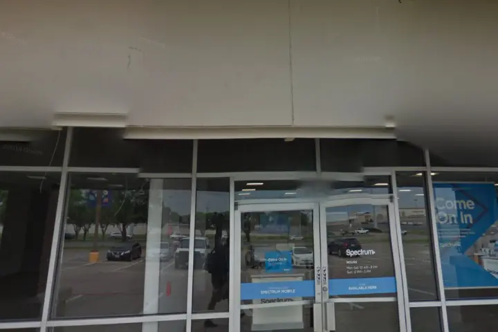 Spectrum - 2640 N Belt Line Rd
