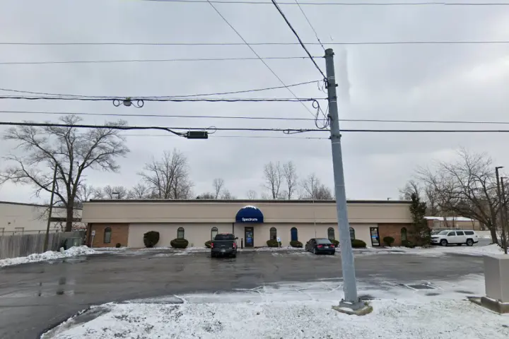 Spectrum - 2923 S Western Ave