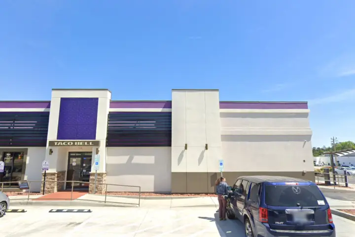 Spectrum - 3207 N Pleasantburg Dr