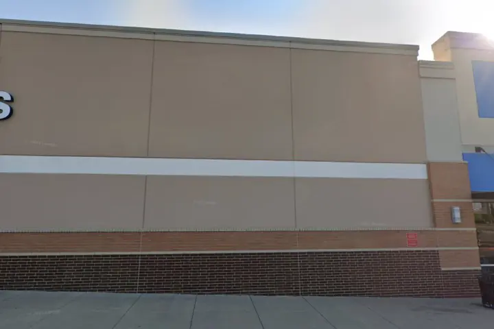 Spectrum - 3450 Bainbridge Dr
