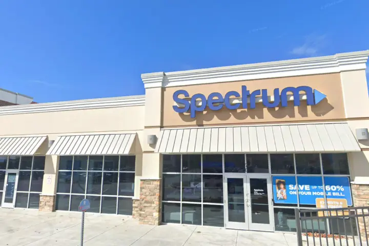 Spectrum - 352 Airport Rd