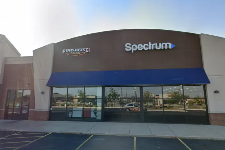 Spectrum - 3845 E Calumet